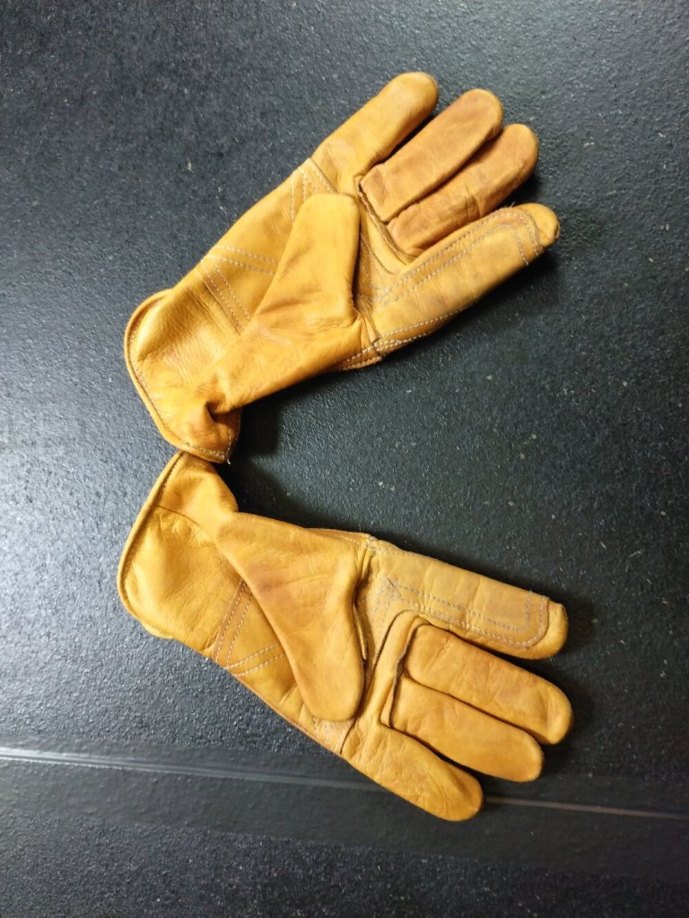 Cowhide gloves - Picture 2 of 2